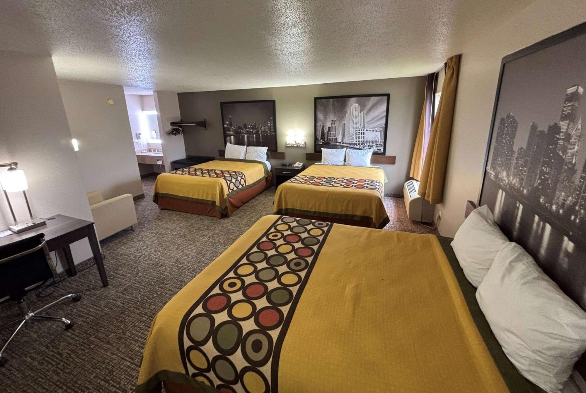 Super 8 By Wyndham Marshall Exterior photo