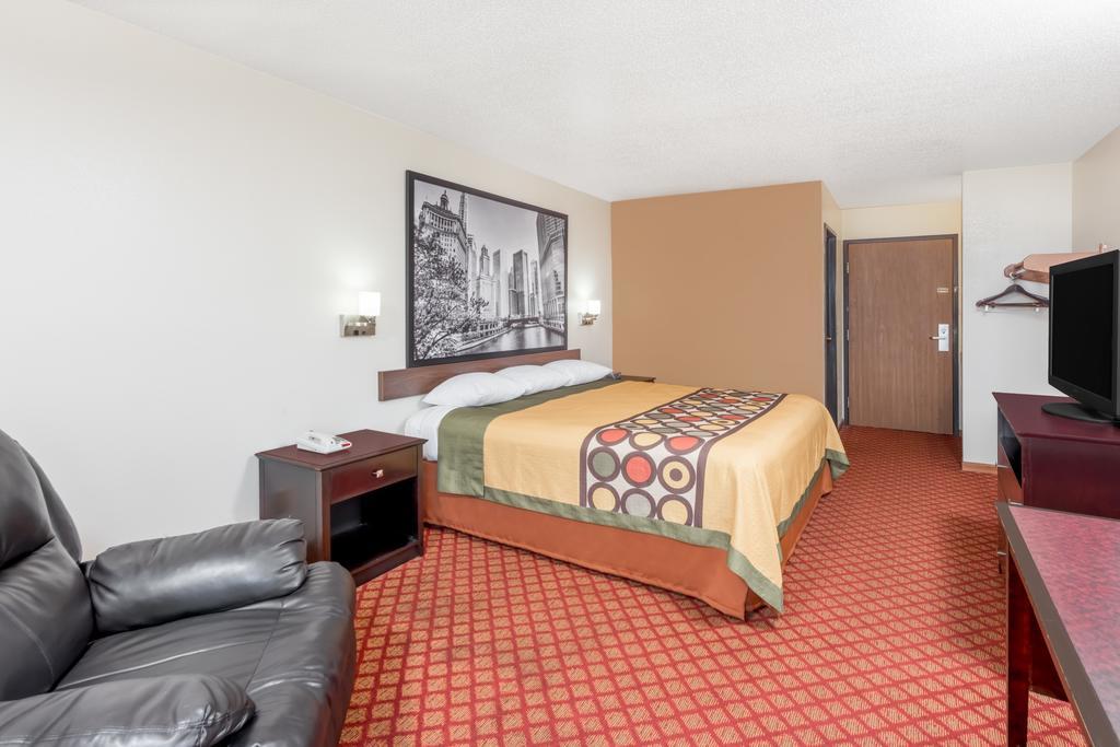 Super 8 By Wyndham Marshall Exterior photo