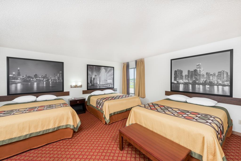 Super 8 By Wyndham Marshall Exterior photo